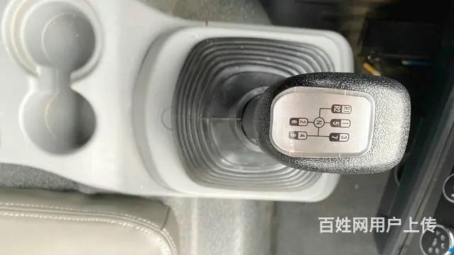 市场上唯一 一款国六重汽豪沃满载八吨油罐车 - 图片 6