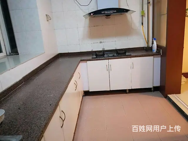 六十四万！盛世豪庭 5楼 130平 三居带车库 精装可贷款 - 图片 3