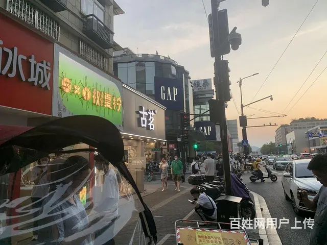 龙翔桥D出口。瑞幸咖啡 租金23急售包税 平海路 - 图片 3