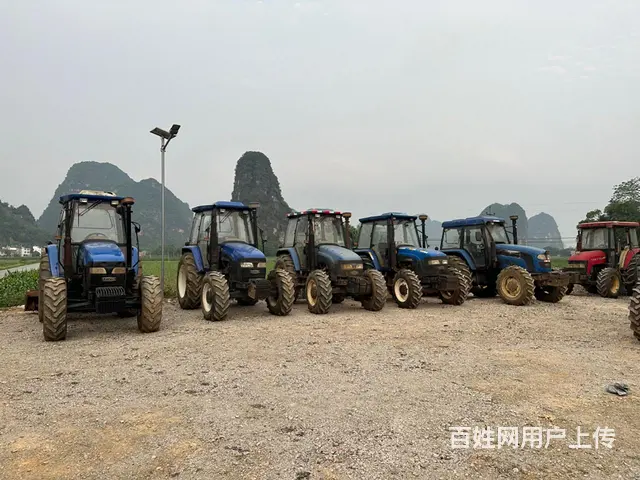 大量雷沃拖拉机，904  1104 - 图片 1