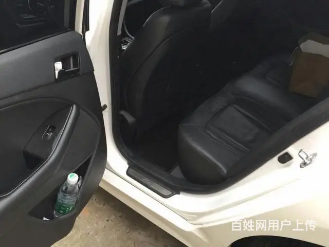 多功能运动方向盘，真皮电动座椅，智能钥匙，一键启动 - 图片 5