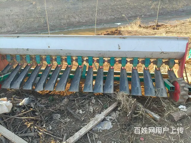 挖树坑机。不用了。便宜出售。撒肥料机。不用了 - 图片 6