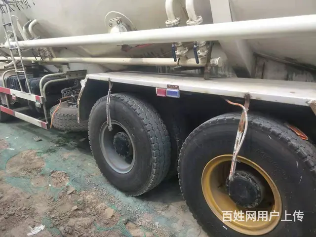处理16年375马力二手散装水泥罐车，带一年保险， - 图片 6