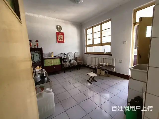 十九中附近，三楼，三室两厅，25万大产权可贷款 - 图片 1