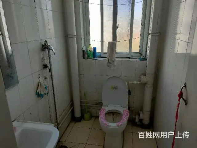 转盘南。城市佳苑。四楼，二室一厅。 - 图片 9