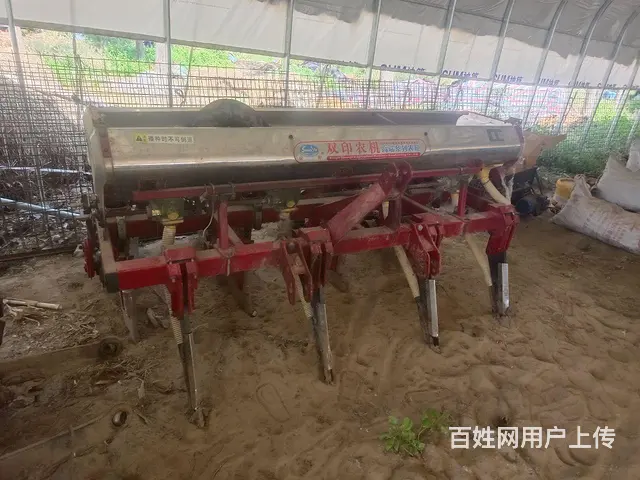 使用几十亩地的四行玉米播种机 - 图片 4