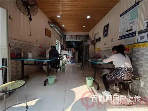 （达州铺源网）市内达巴路口附近30㎡餐饮店转让（带夹层） - 图片 2