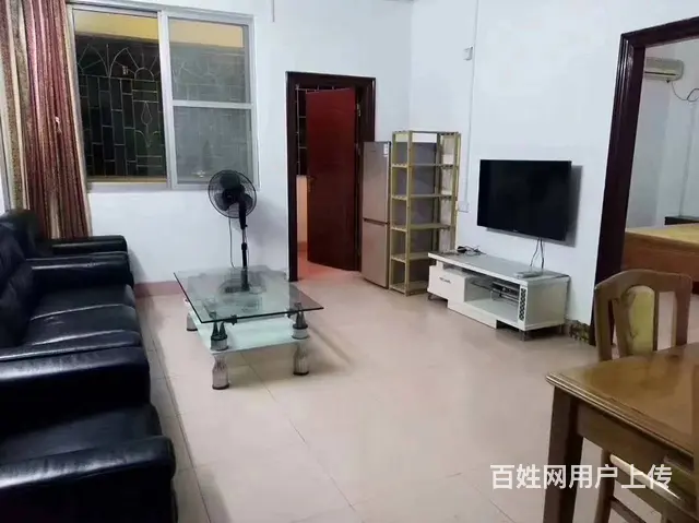 华泰小学旁鸿旺大厦步梯低层有值班1房1厅有独立阳台房大厅大 - 图片 2