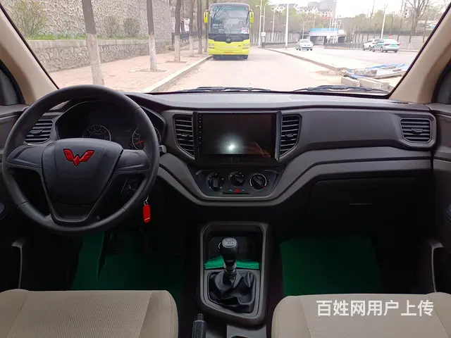 10个月五菱宏光V。5座 - 图片 10