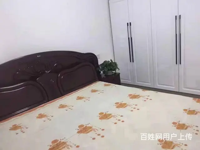 豪德汽配城5楼46平1室1厅，精装修，包物业，空调，床，冰箱 - 图片 1