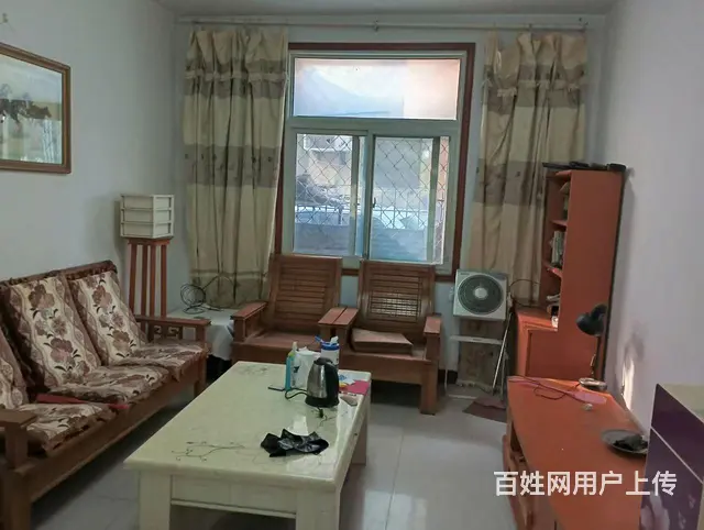 真实出租十中学校附近一楼三室一厅家具家电拎包1100 - 图片 1