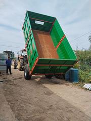 出售全新拖车。