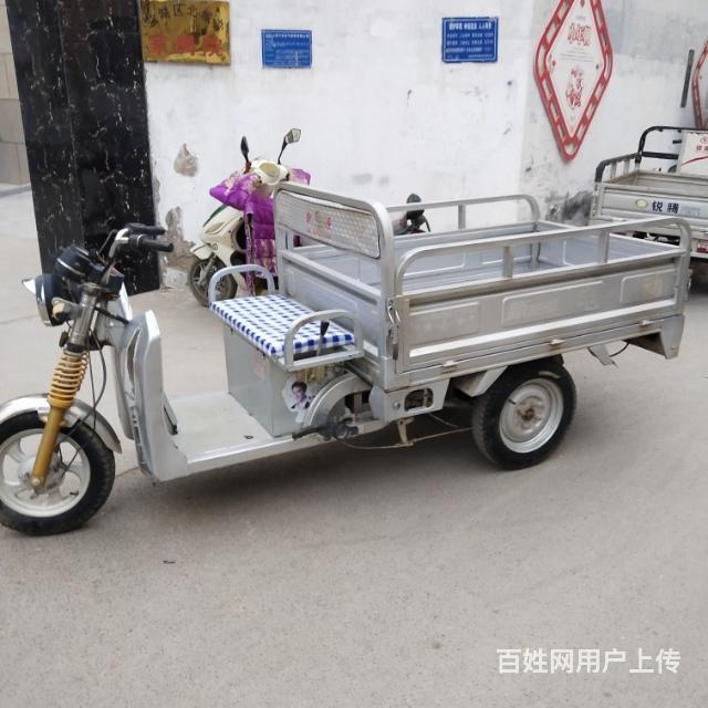 出售一輛九成新豐收載重型電動三輪車