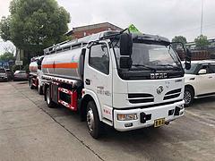 工地完工转让手续齐全8吨油罐车5吨加油车