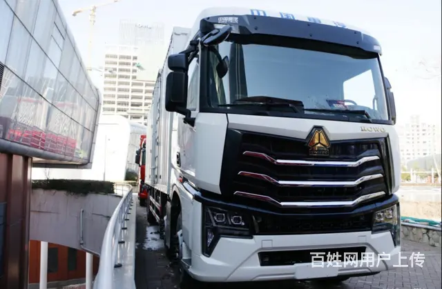 全新自动挡 重汽豪沃9米6 飞翼厢式货车 国6 - 图片 1
