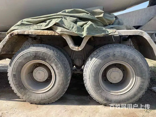 出售17年二手豪沃搅拌车 大20方 亚特上装 国五 - 图片 8