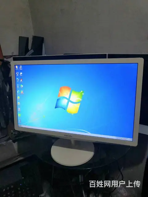 有二台三星和飞利浦品牌24寸大屏电脑液晶显示器 - 图片 1