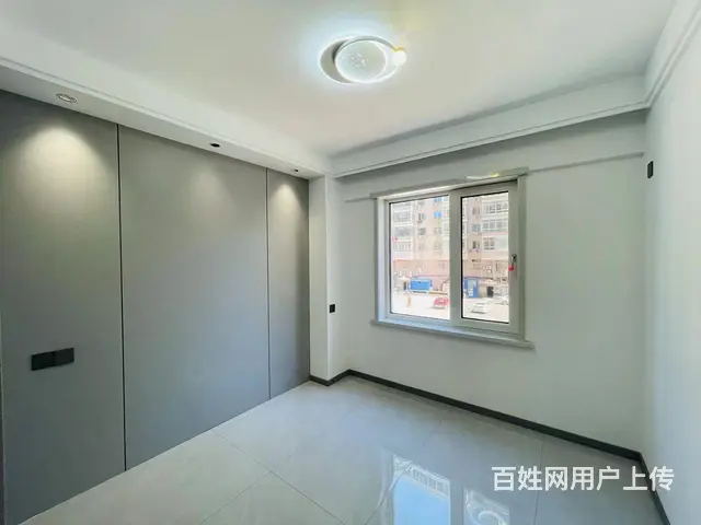 中心市场银鑫花园2楼130平三室精装65万 - 图片 4