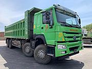 出售18年国五豪沃重型前四后八自卸车，车厢8米2