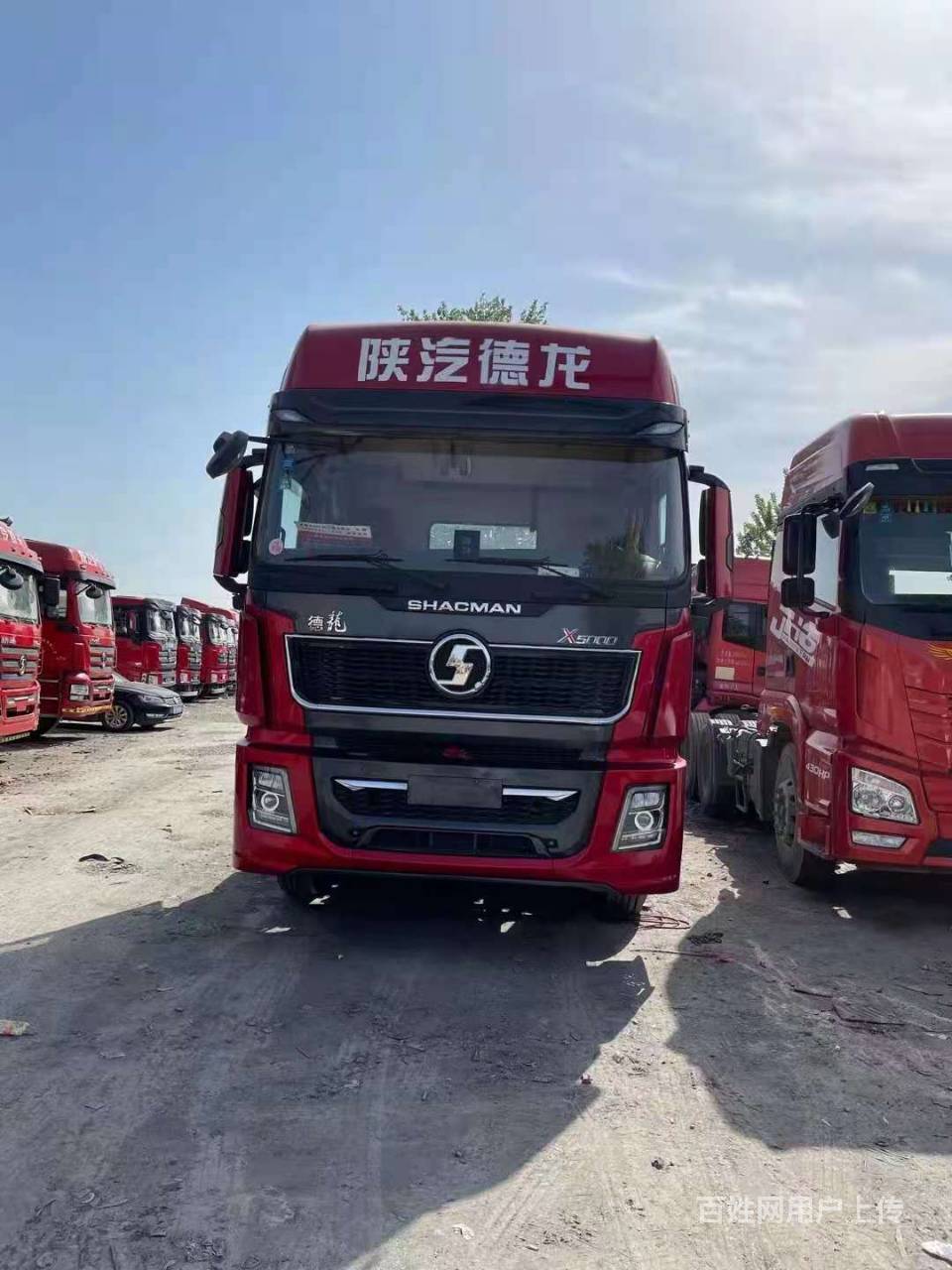 出售二手德龙牵引车550马力双驱轻体国五排放