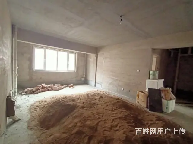 红旗路小学，三中六中联盟，三楼带平台多套抵账房 - 图片 1