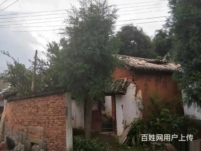 临翔区艾乐幼儿园附近环城路上边老宅子出售 - 图片 4