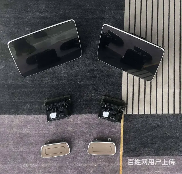 23款奔驰GLS450加装原厂后排娱乐系统 - 图片 1