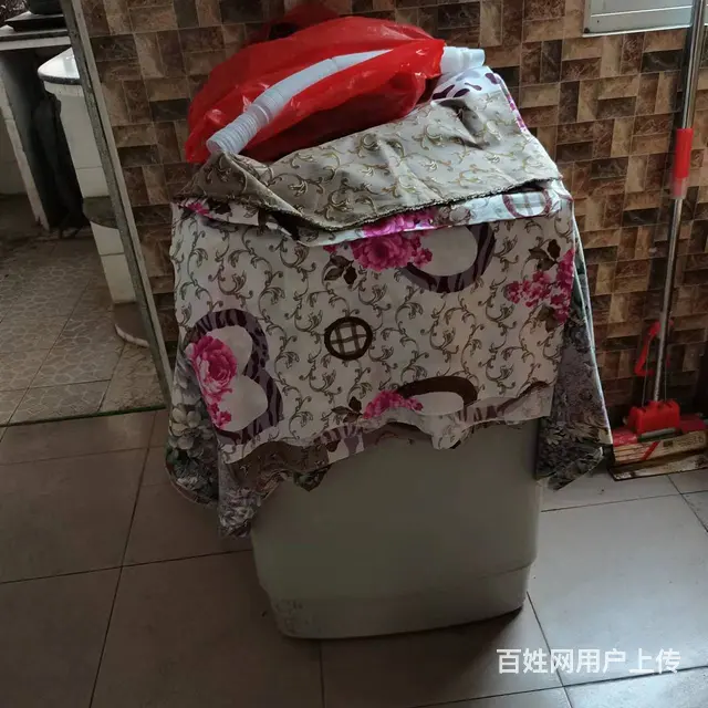 沃尔玛旁车站后 - 图片 2