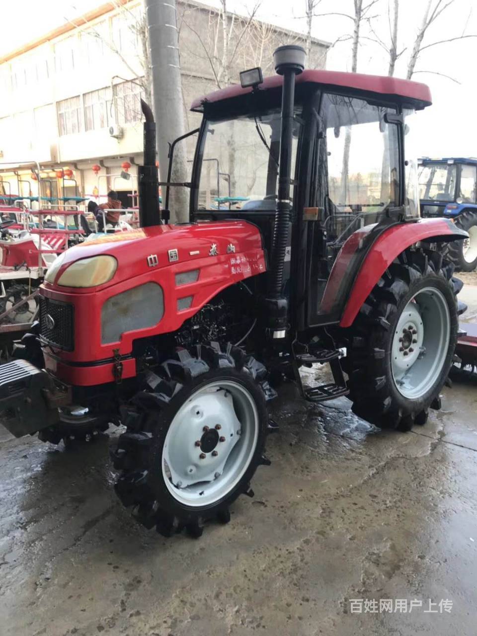 便宜出售15年泰山704拖拉机,电话议价!