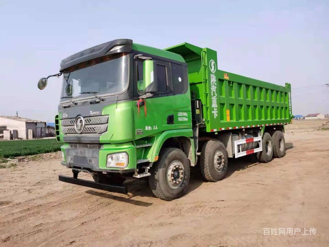 19年德龙x3000轻皮前四后八自卸车,货箱7米2
