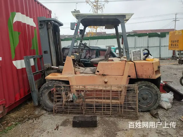 出售大型叉车 - 图片 1