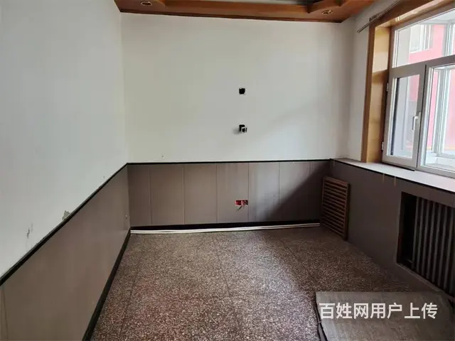 【同城搜铺网免费找店】  南门口310平空铺出租 - 图片 2