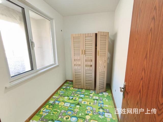 高区欧乐坊旁正弘山语精装电梯房出租的图片