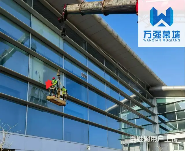 万强幕墙顺利完成成都大厦玻璃幕墙拆除更换安装工程 - 图片 4