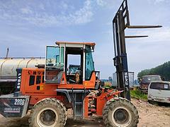 20年越野叉车出售，价格便宜