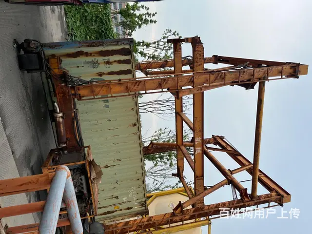 出售集装箱吊机 - 图片 1