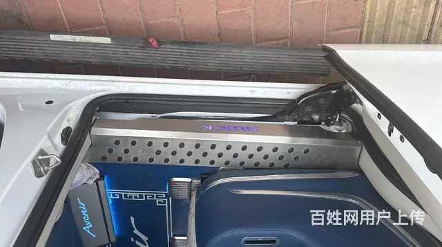 别克GL8 2020款 GL8 陆上公务舱 2.0T 手自一 - 图片 1
