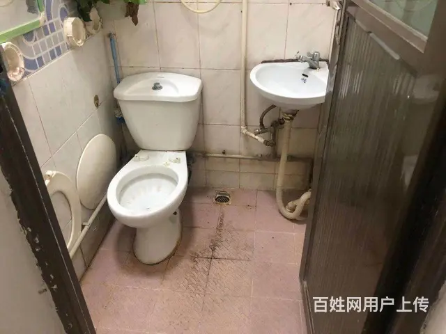 金碧花园 1室0厅1卫 2000元月 配套齐全 - 图片 4