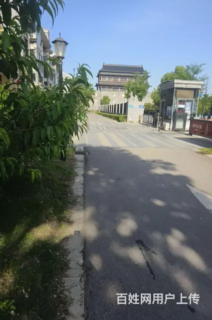 翡翠花都位置  的带院一楼 - 图片 1