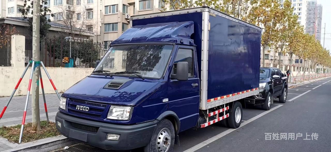 15年依维柯箱货4.38