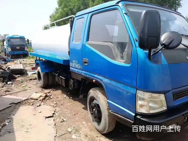 出售全新江铃油罐车，价格便宜 - 图片 2