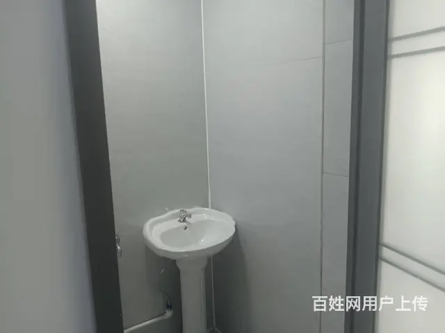 （帮选铺）一酒泉市东关菜市场北面向东20米临街门店空店出租 - 图片 6