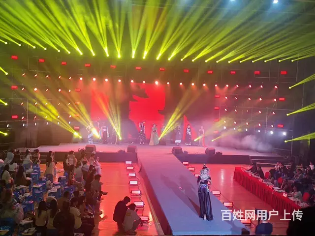 云南灯光音响、舞台、LED屏、桌椅、道旗、拱门租赁 - 图片 1