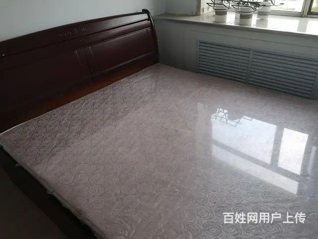 2米双人床带床垫床头低价甩卖 - 图片 1