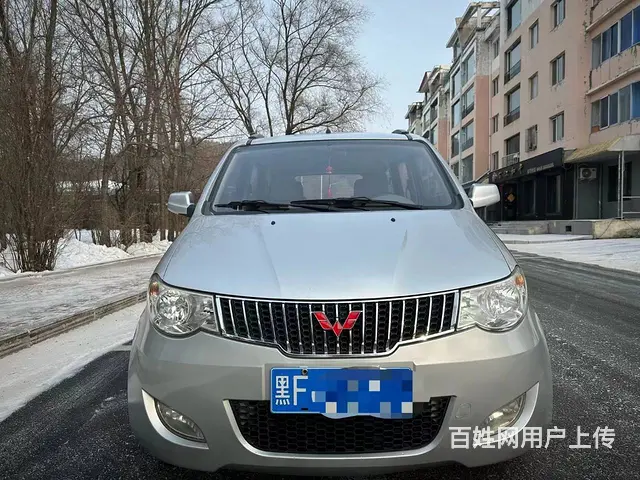 五菱 宏光 2013款 1.5 手动 豪华型7-8座 - 图片 1