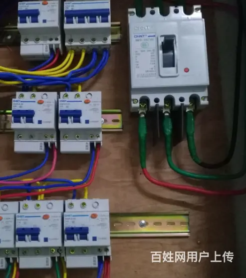 珠海水电安装，专业电工师傅，24小时上门电路维修 - 图片 1