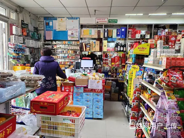 B个人一天山名苑小区大门口便利店转让 - 图片 4