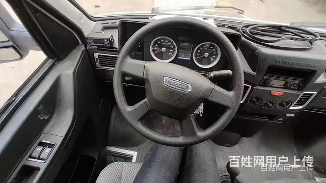 国六依维柯面包冷藏车 超市冻货配送冷冻车销售有人带一对一 - 图片 10