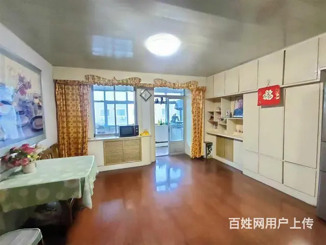 有供暖辽河家园附近5楼110平，三室一厅，热水器 年租700 - 图片 1
