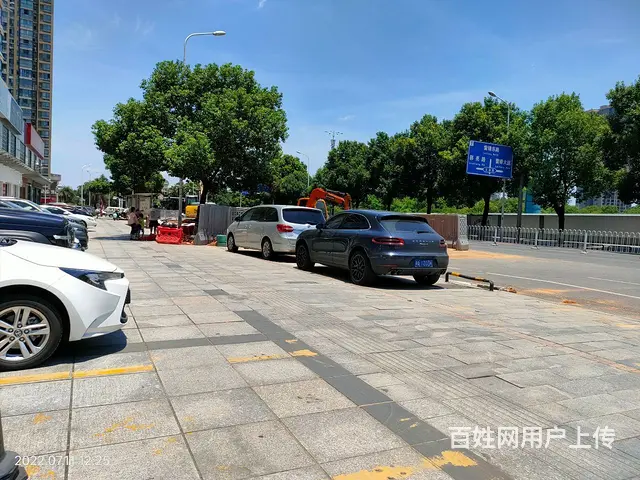 望城步行街百合湖滨小区出入口临街精装修超市优价转让 - 图片 6